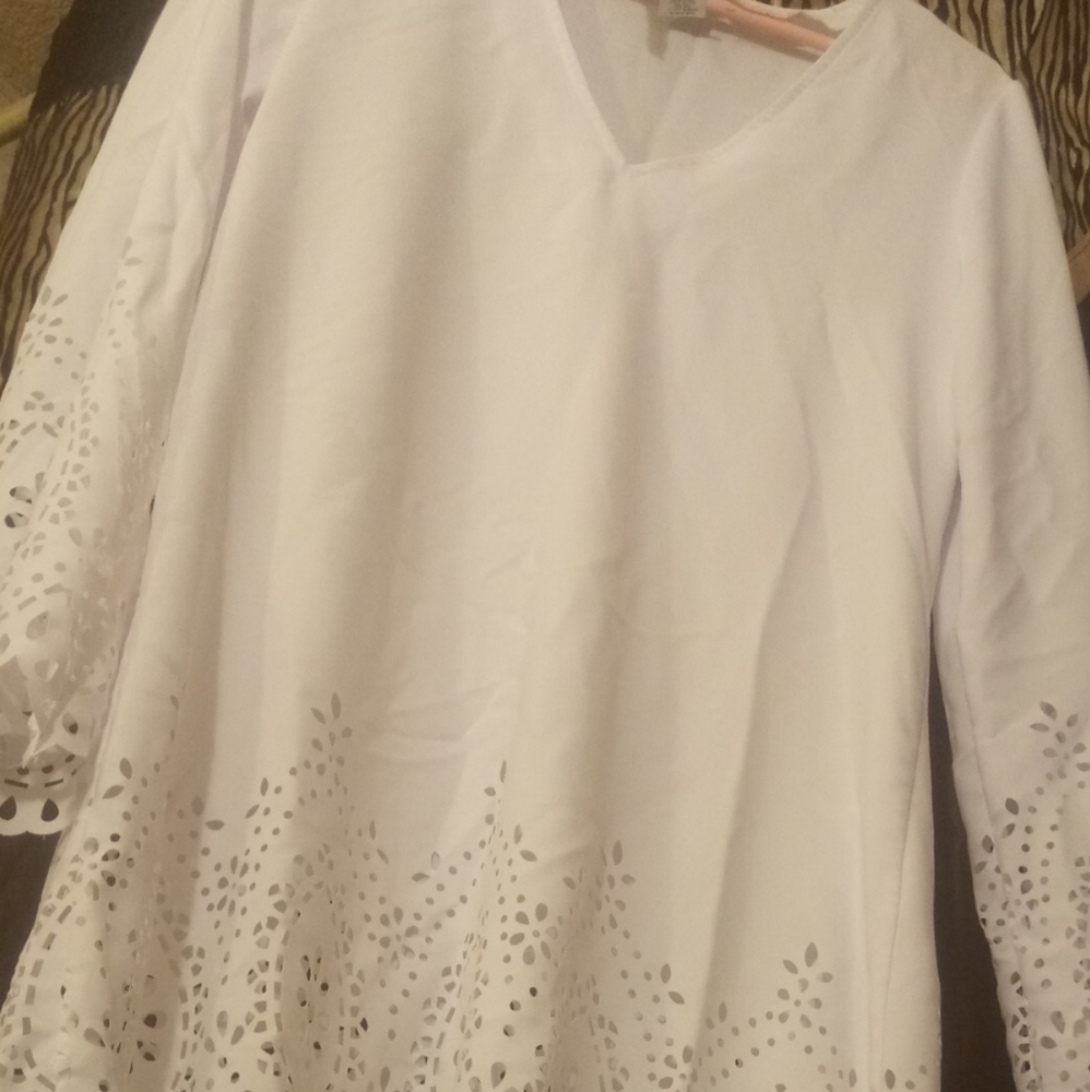 White blouse - Picture 5 of 6